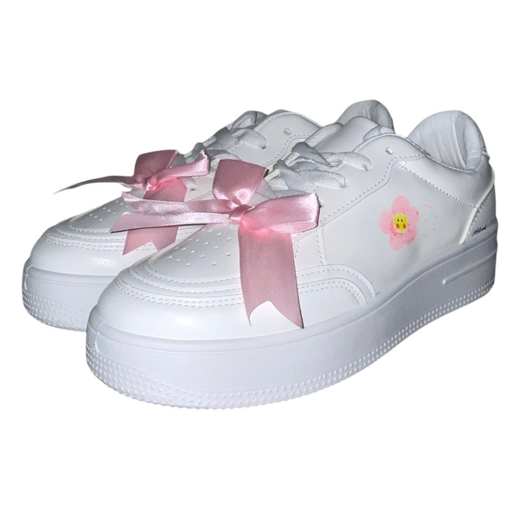 white-sneakers-pinkflower-cuteflower-flower-pink-rosa-cutedesign-cute-cuteshoes-design-ribbon-princessshoes